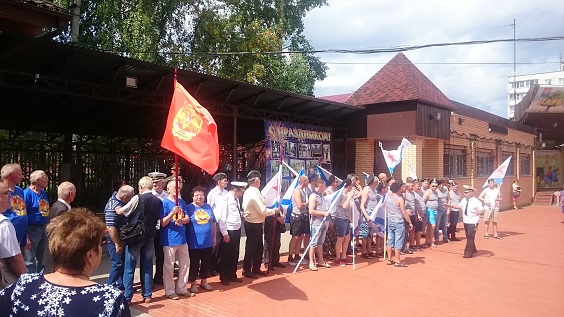 Праздник начался с общего построения