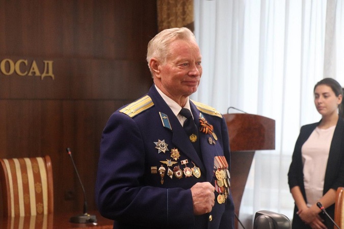 Подполковник в отставке Павел Шелепов пожелал юным гражданам Павловского Посада бережно относиться к Паспорту - документу гражданина страны!
